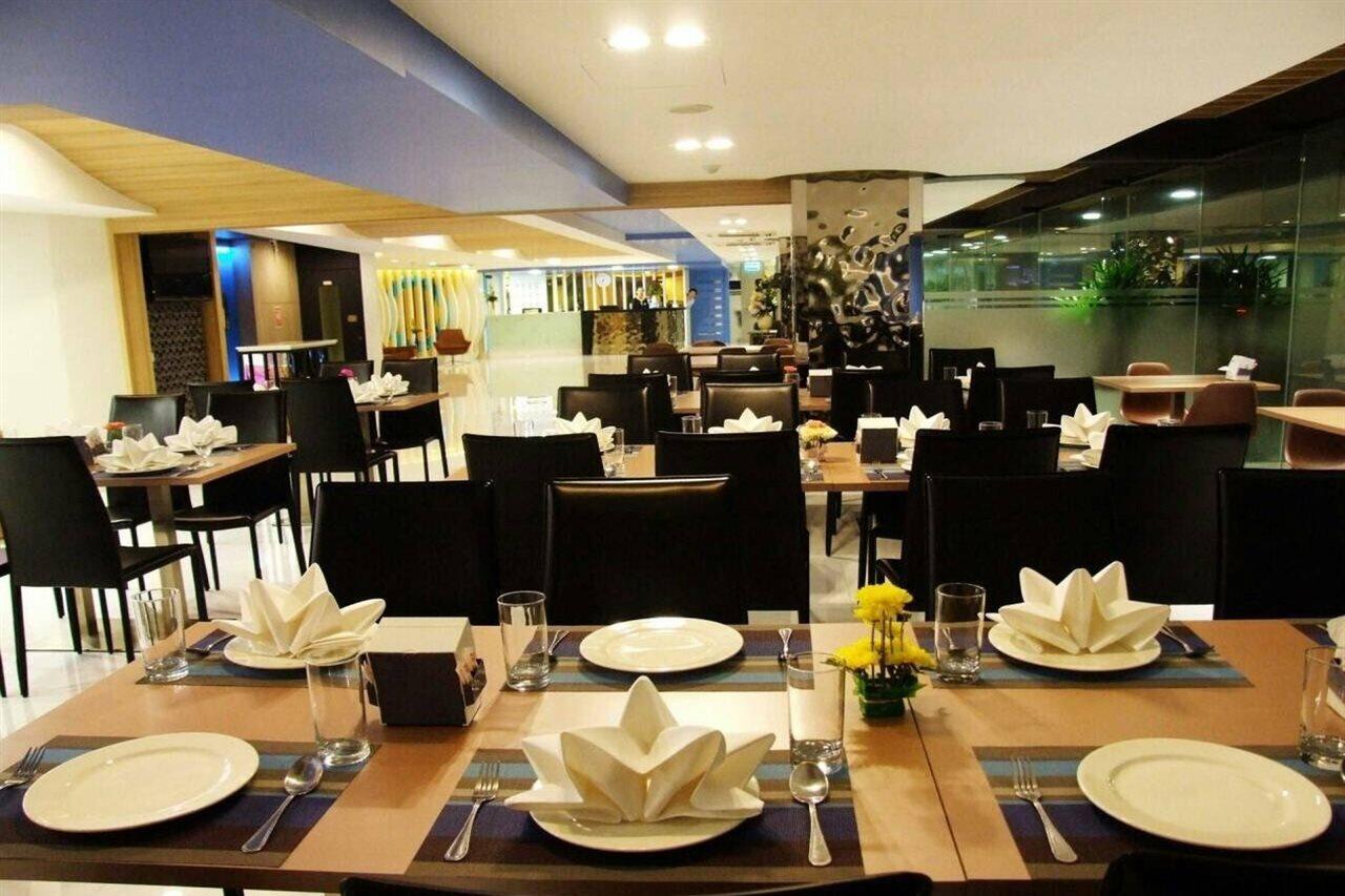 Grand Tower Inn Sathorn Hotel Bangkok Dış mekan fotoğraf