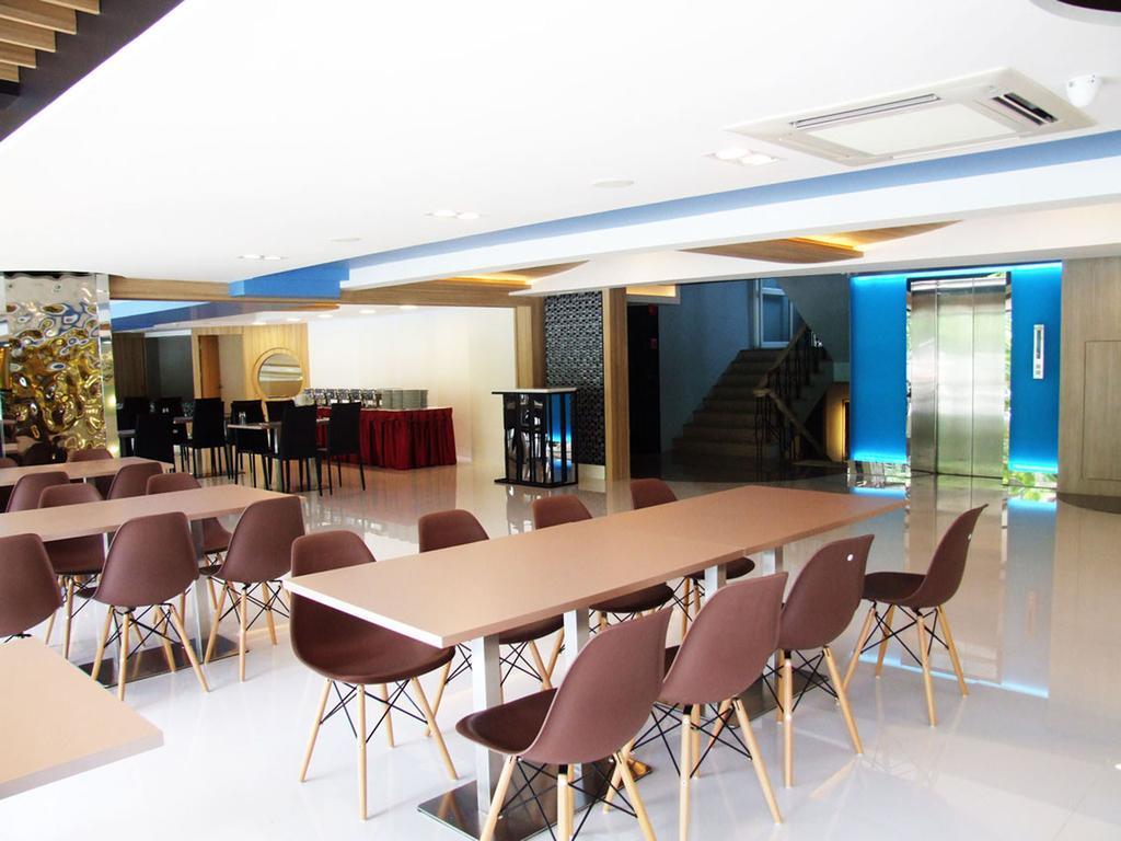Grand Tower Inn Sathorn Hotel Bangkok Dış mekan fotoğraf