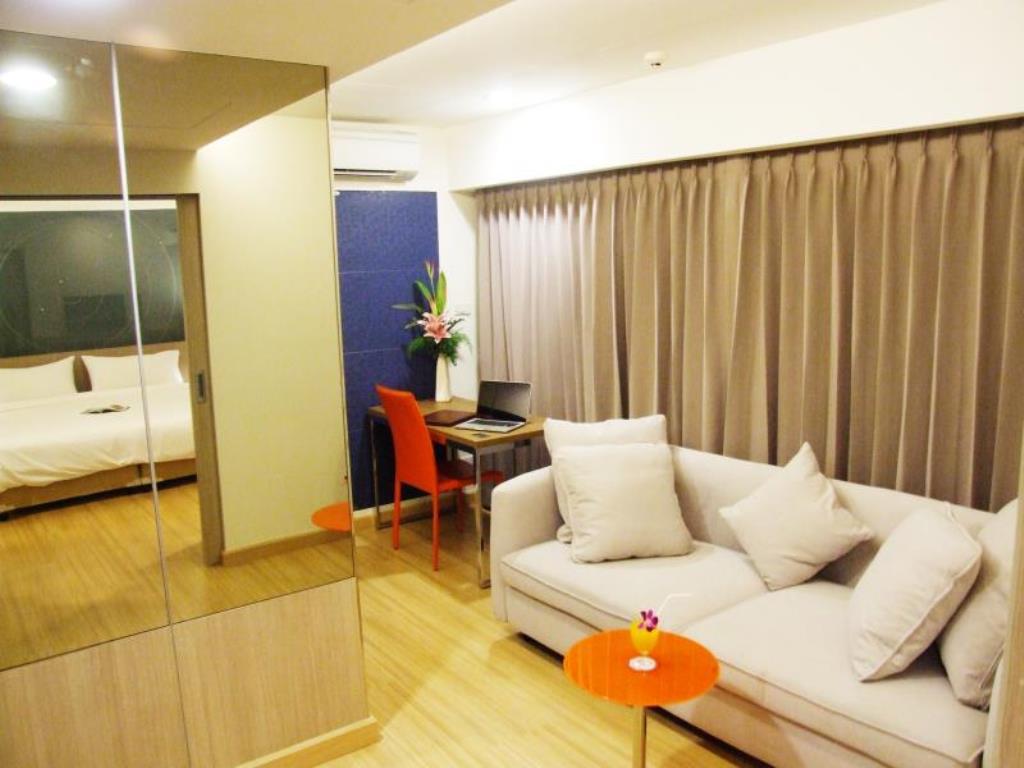 Grand Tower Inn Sathorn Hotel Bangkok Dış mekan fotoğraf