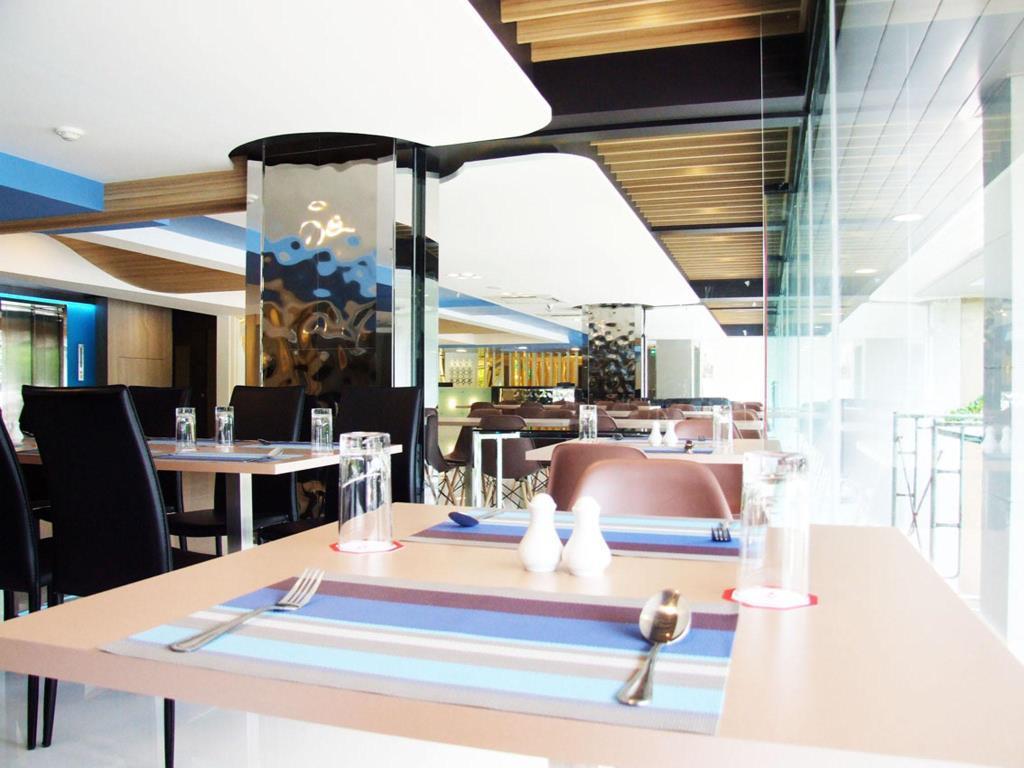 Grand Tower Inn Sathorn Hotel Bangkok Dış mekan fotoğraf