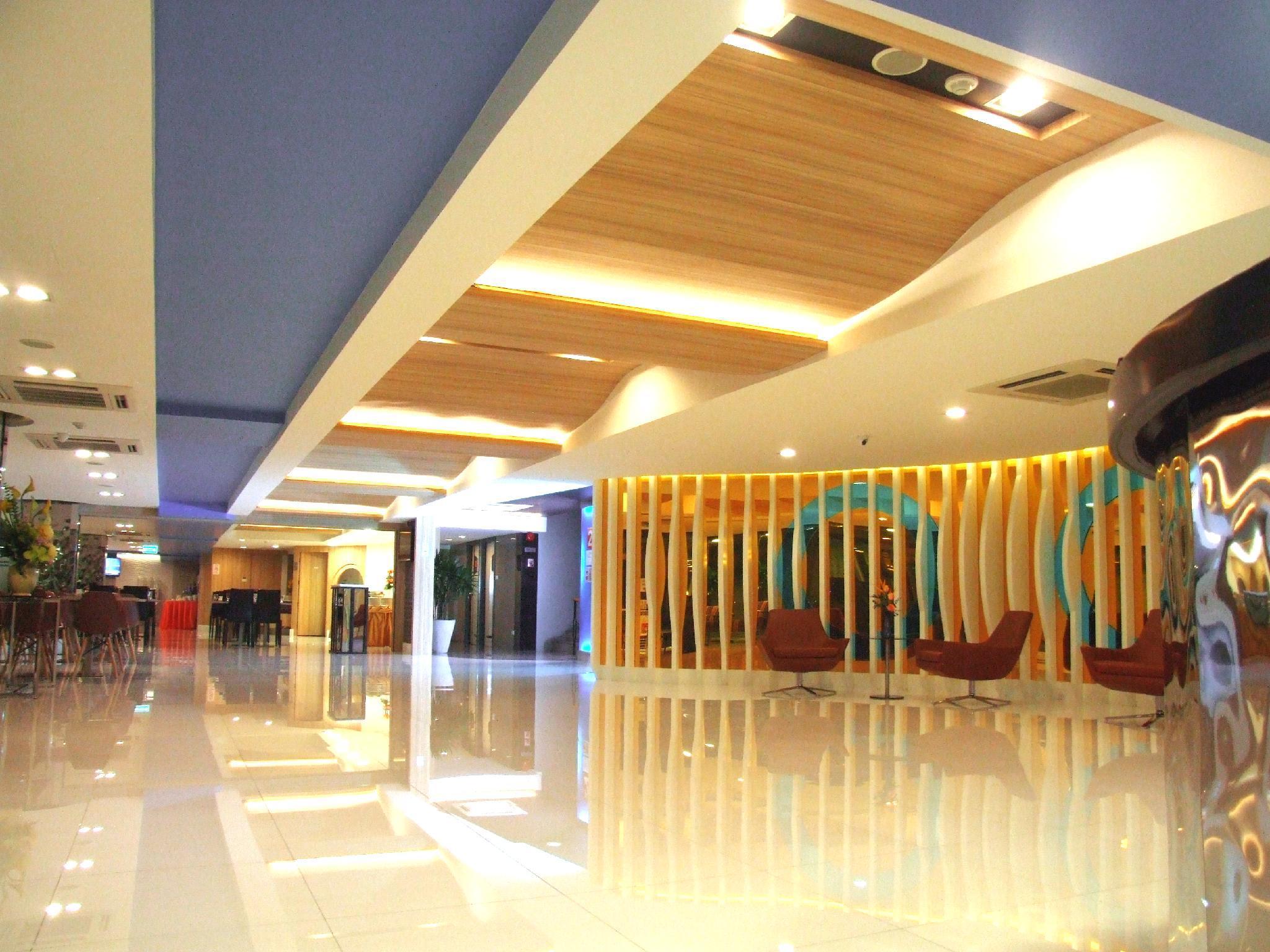 Grand Tower Inn Sathorn Hotel Bangkok Dış mekan fotoğraf