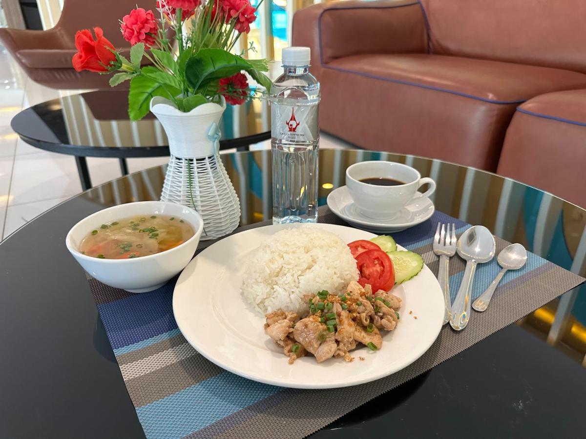 Grand Tower Inn Sathorn Hotel Bangkok Dış mekan fotoğraf