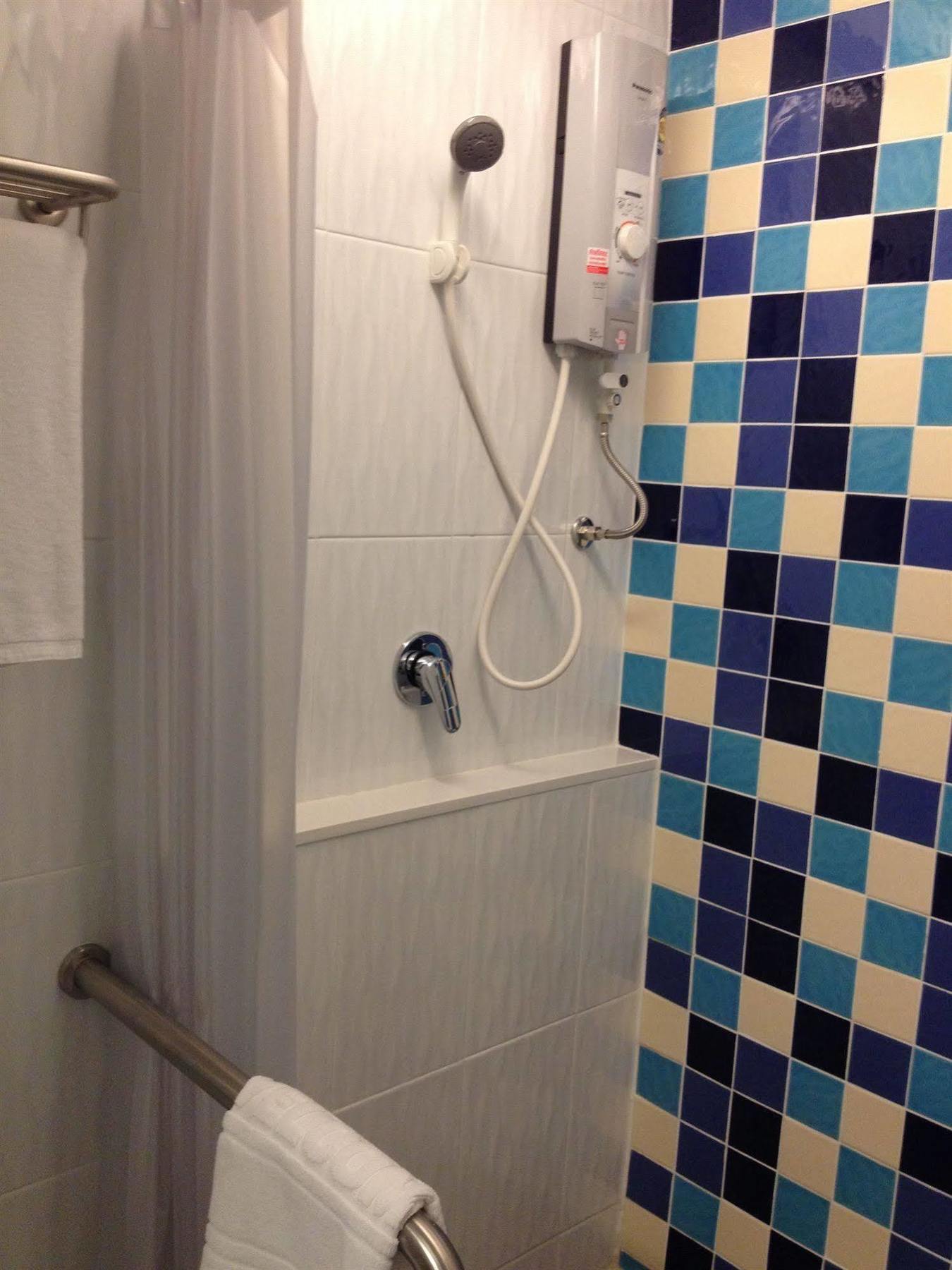 Grand Tower Inn Sathorn Hotel Bangkok Dış mekan fotoğraf