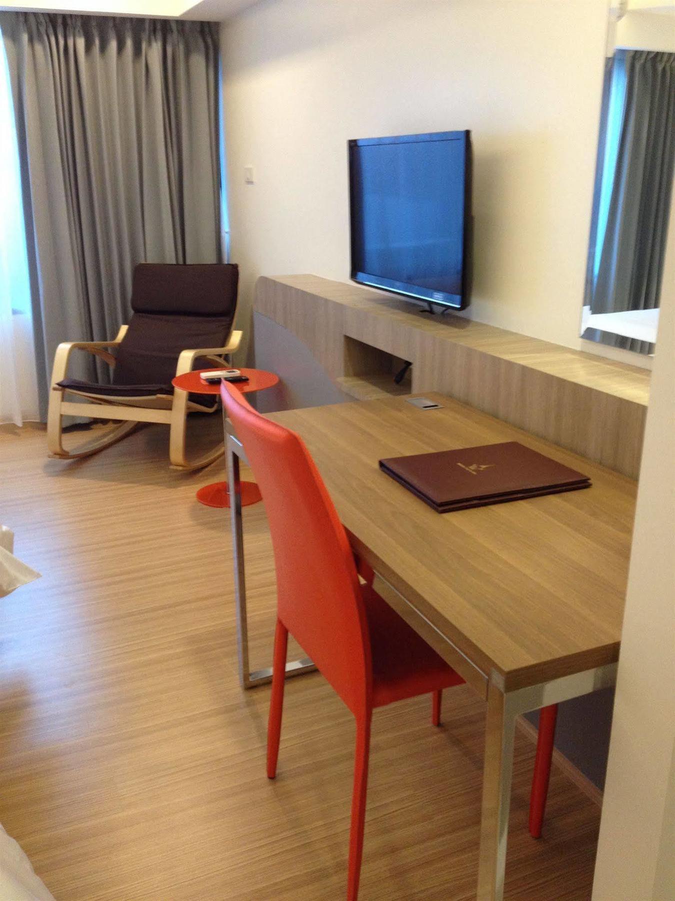 Grand Tower Inn Sathorn Hotel Bangkok Dış mekan fotoğraf